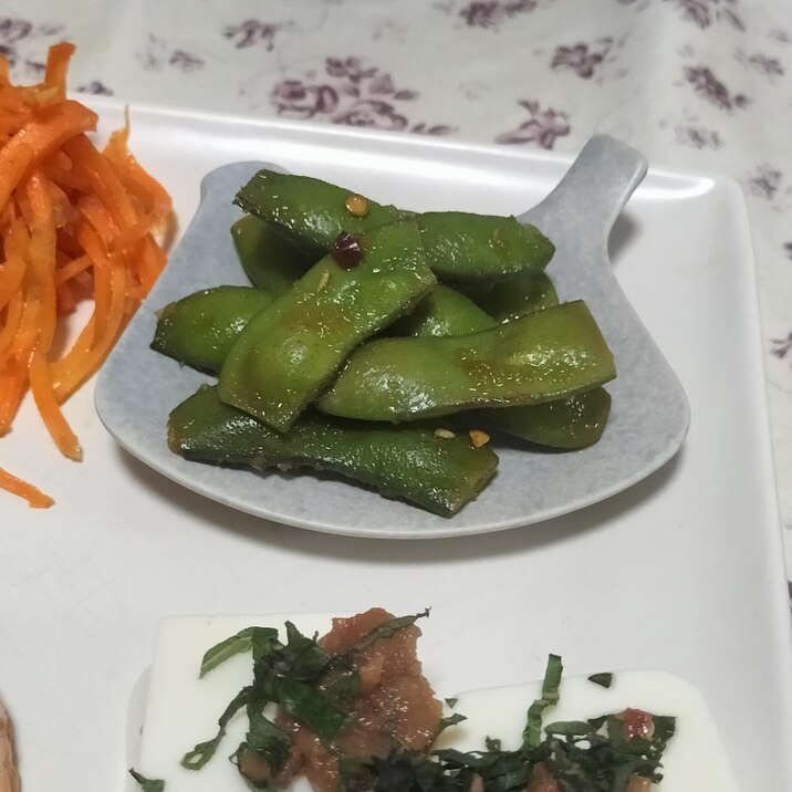 ポリ袋で簡単作り置き♪枝豆のピリ辛漬け